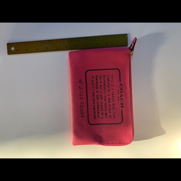 Coach Clutch - Picture 2 of 3